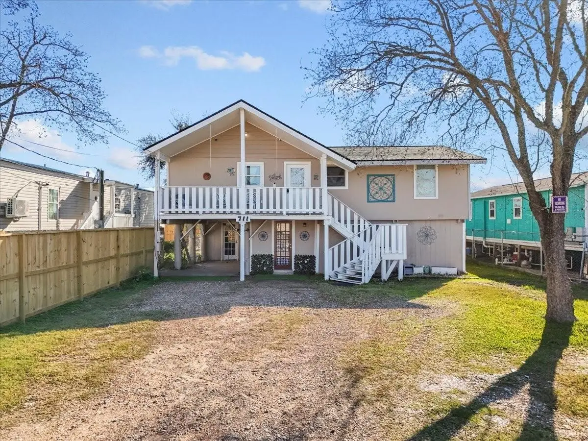 711 10th Street, Dickinson, TX 77539 - #1