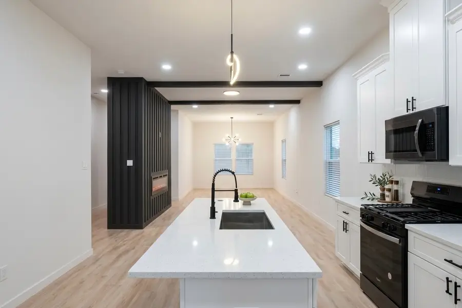 103 E Lobit Avenue, Baytown, TX 77520 - #3