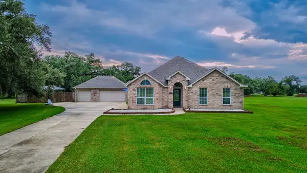 838 Lone Star Trail, Angleton, TX 77515
