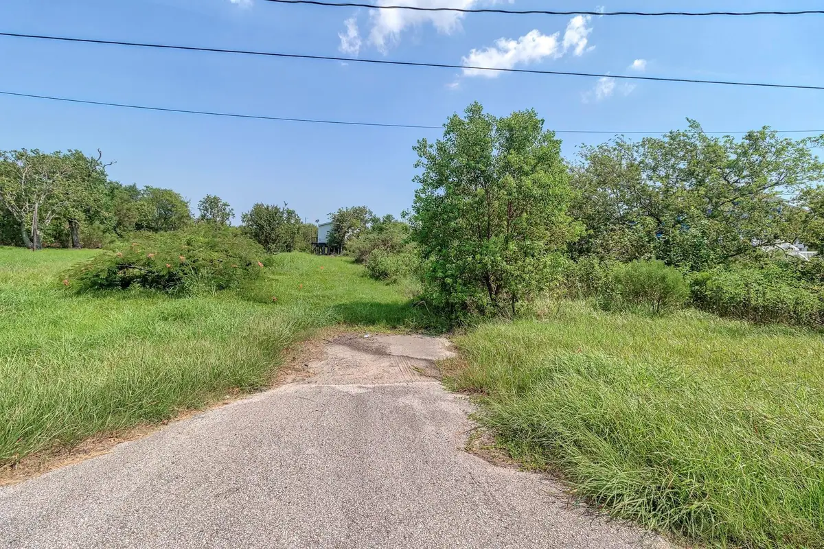 000 Highway 6, Hitchcock, TX 77563 - Image #1
