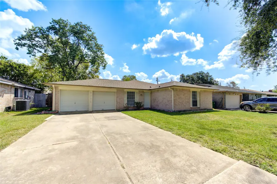 6115 Westbranch Drive, Houston, TX 77072 - Image #3