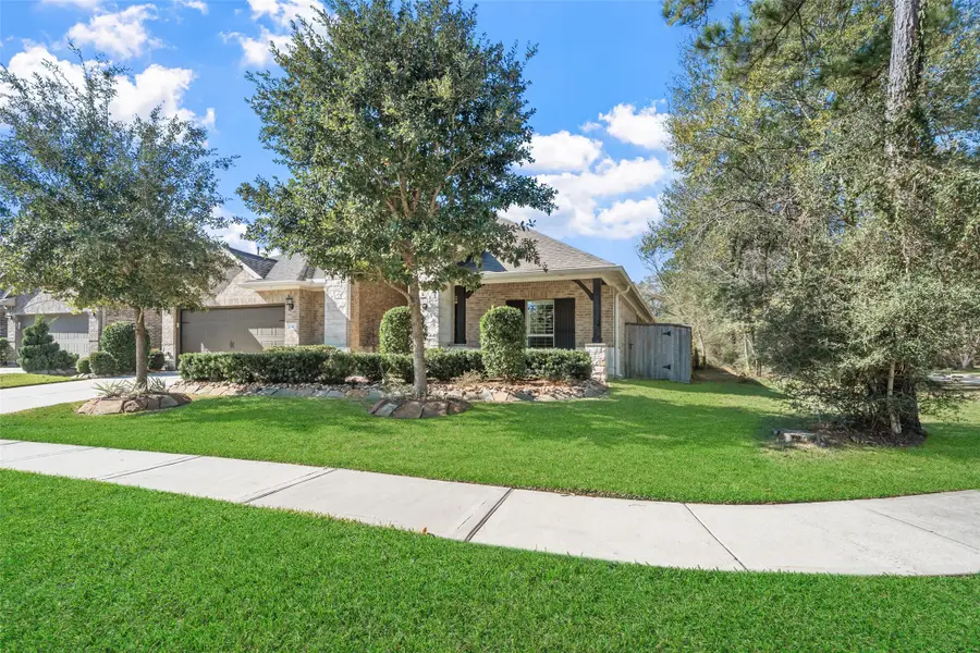 4 S Sandbells Park Lane, Montgomery, TX 77316 - Image #2