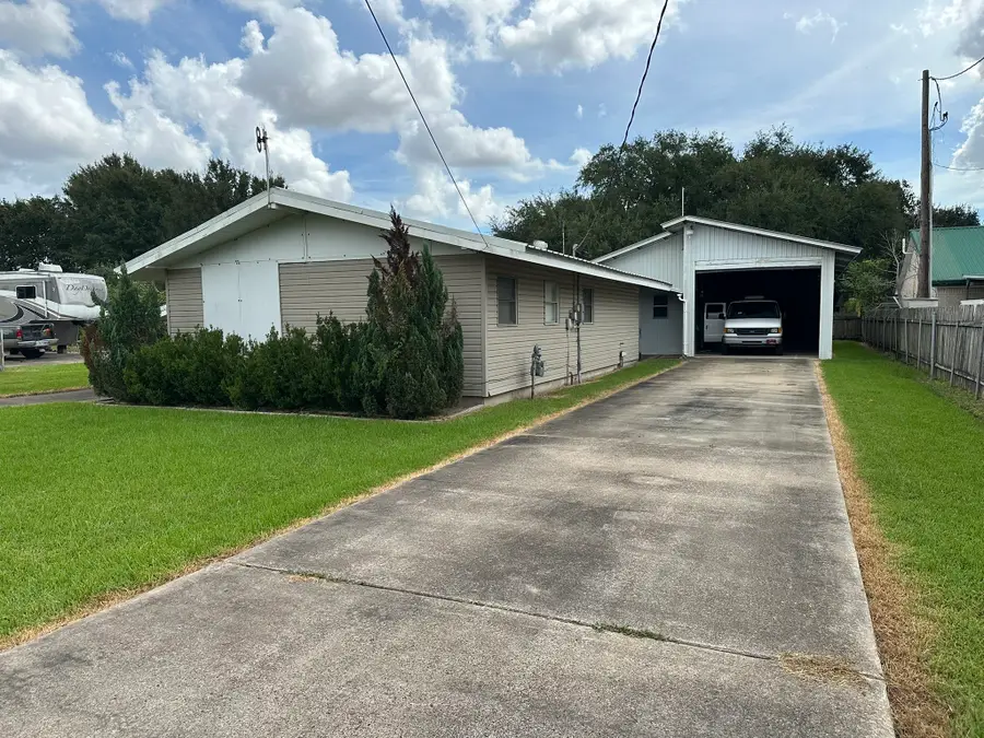 107 7th Avenue, Nederland, TX 77627 - #2