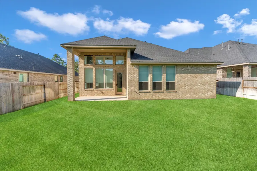 608 Cypress Bay Lane, Pinehurst, TX 77362 - Image #3