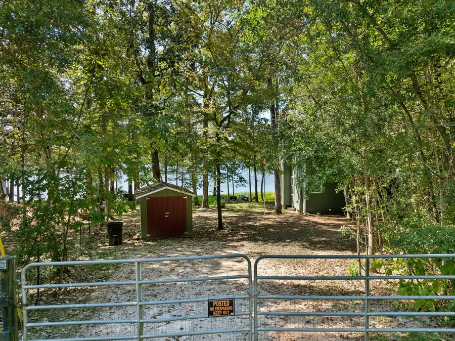 565 Sherwood Forest Drive N, Ivanhoe, TX 75979 - #3