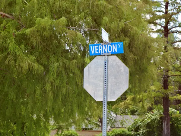 204 S Vernon Street, Tomball, TX 77375