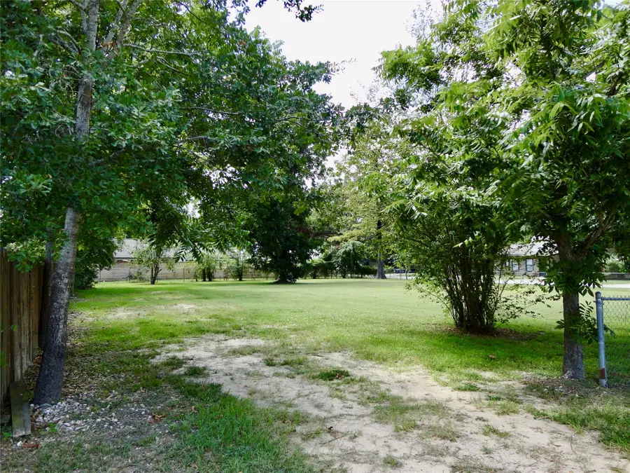 204 S Vernon Street, Tomball, TX 77375 - Image #2