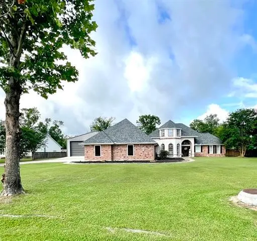 6201 Hazelwood Drive, Orange, TX 77632