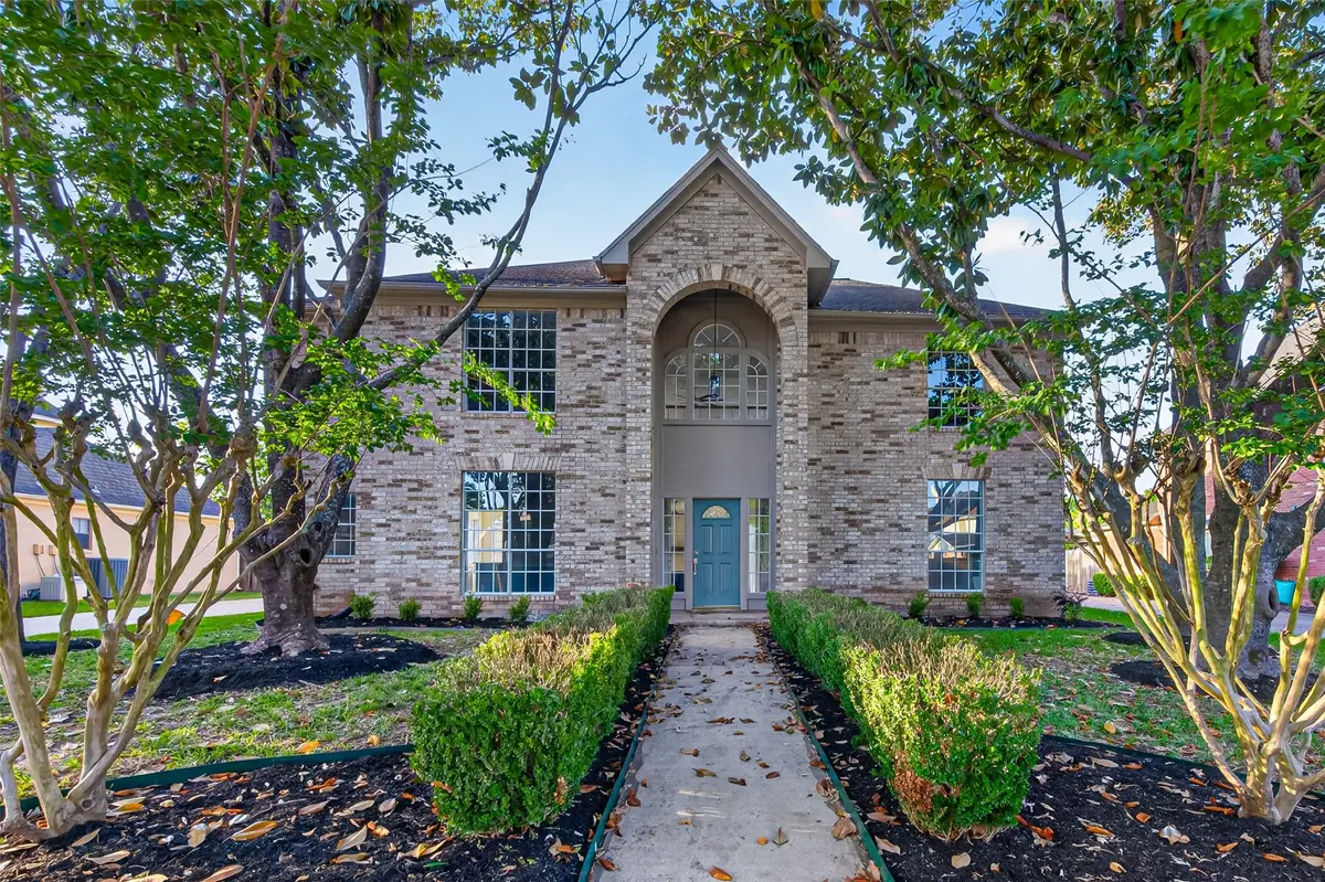 8010 Ashley Circle Drive N, Houston, TX 77071 - #1