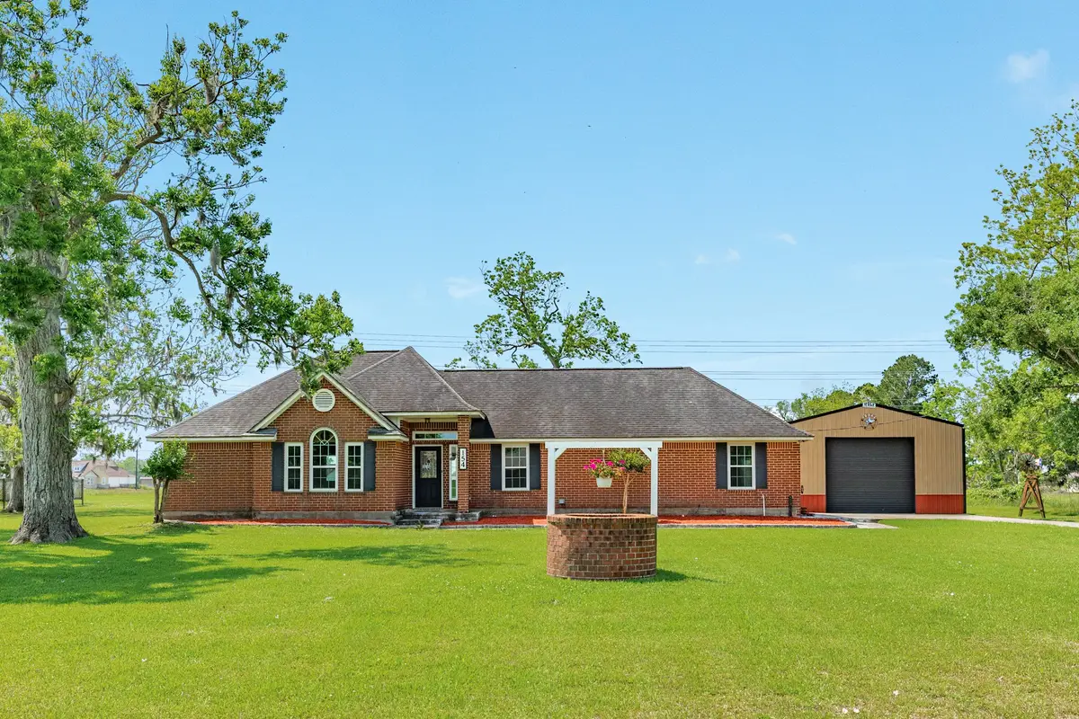 154 Horse Shoe Trail, Angleton, TX 77515 - #1