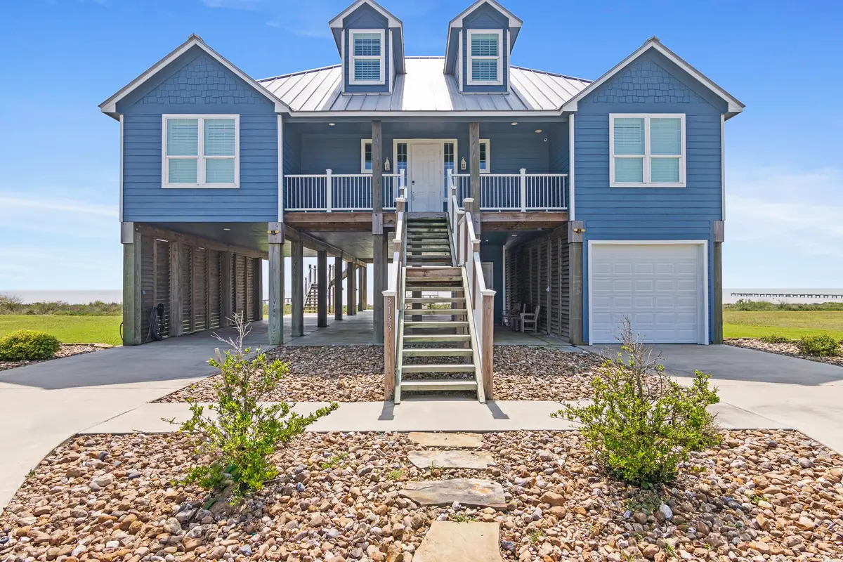 3133 Bay Ridge Drive, Palacios, TX 77465 - Image #1