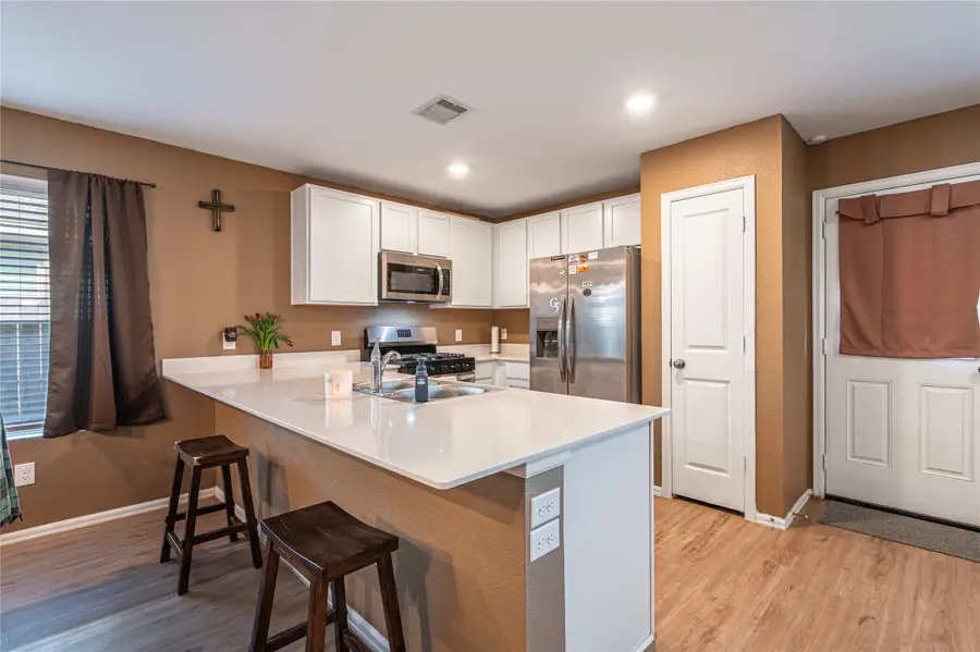 269 Bennett Loop, Angleton, TX 77515 - #3
