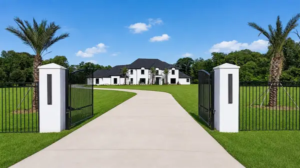 8243 Thompson Lake Drive, Missouri City, TX 77459