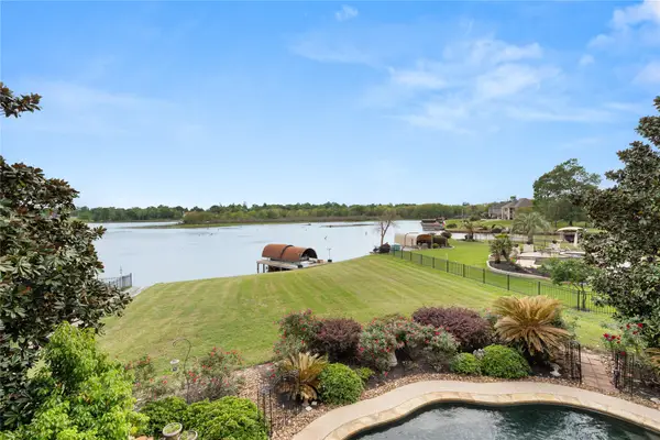 11348 Lake Oak Drive, Montgomery, TX 77356