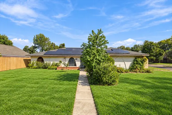 242 Ballantrae Lane, Houston, TX 77015