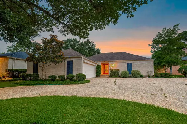 618 Longview Drive, Sugar Land, TX 77478