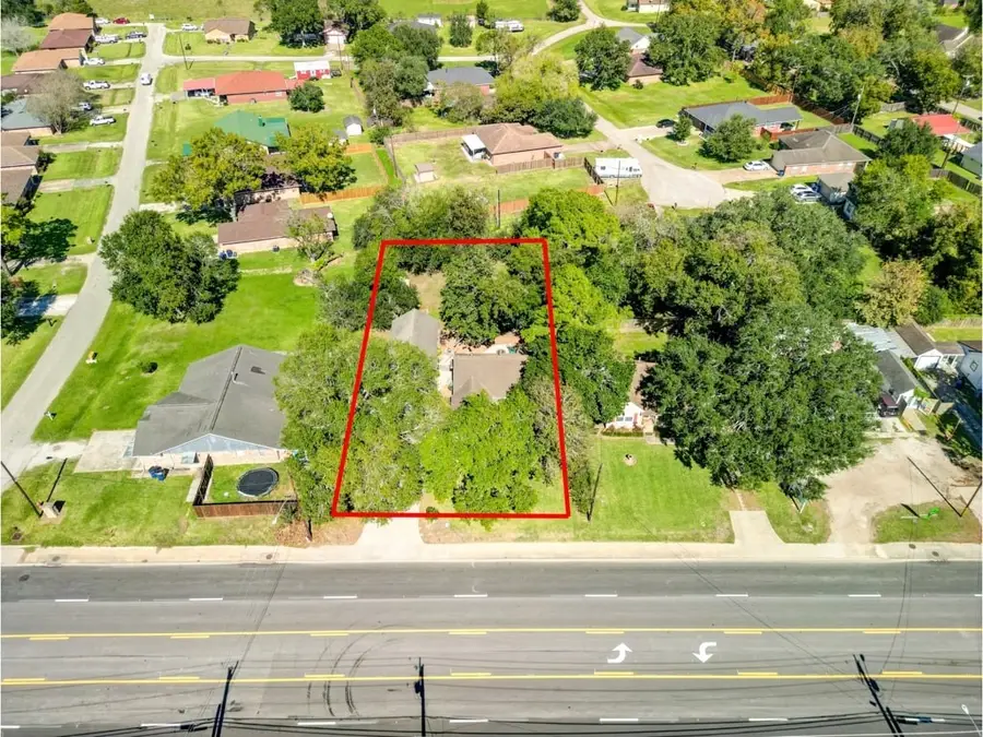 440 W Brazos Avenue, West Columbia, TX 77486 - #3