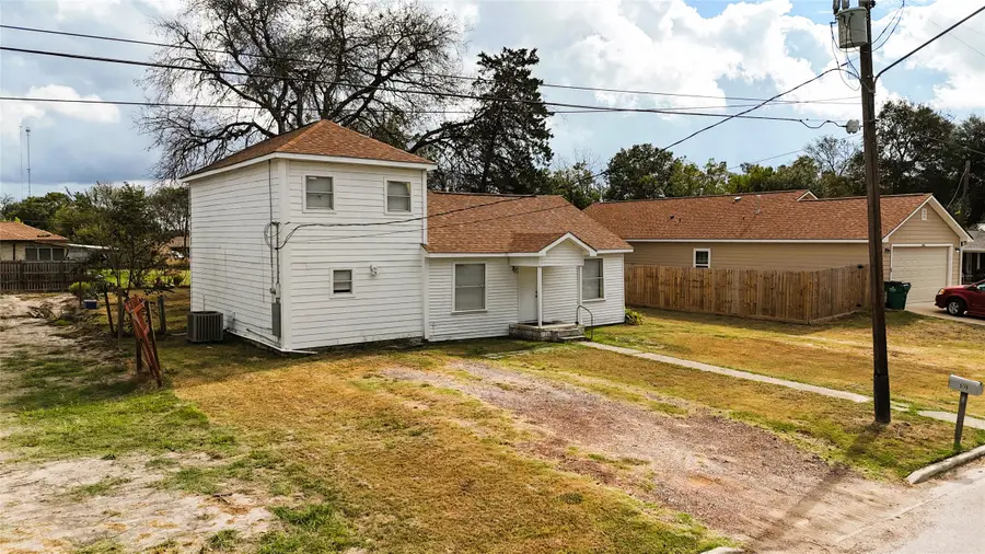 508 N Madison Street, Madisonville, TX 77864 - Image #2