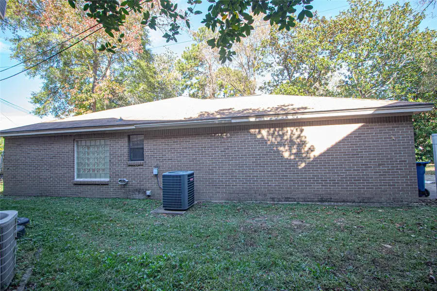 1300 W Church Street #12, Livingston, TX 77351 - Image #3