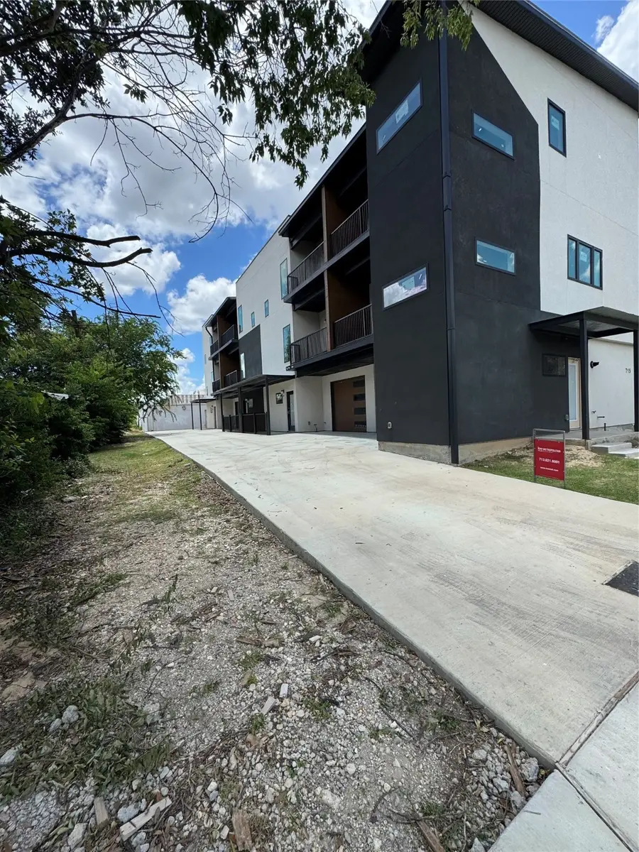 715 Ogden Street #103, San Antonio, TX 78212 - Image #2