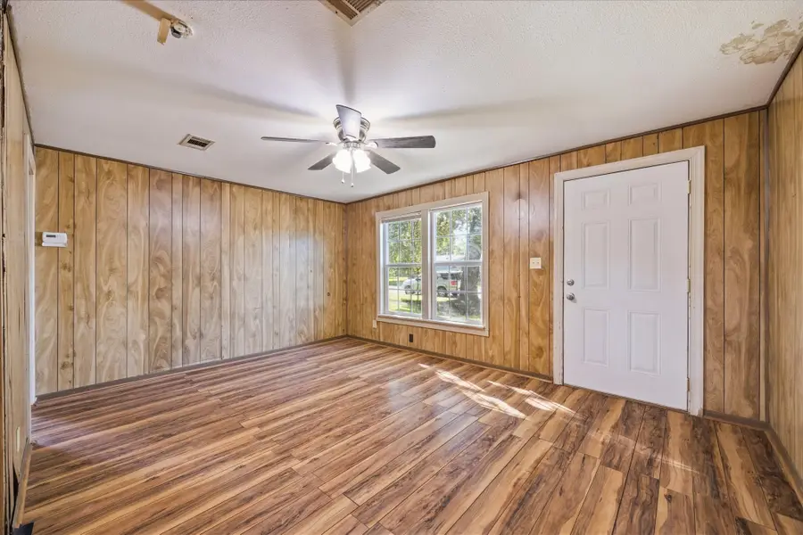 2412 28th Avenue N, Texas City, TX 77590 - Image #3