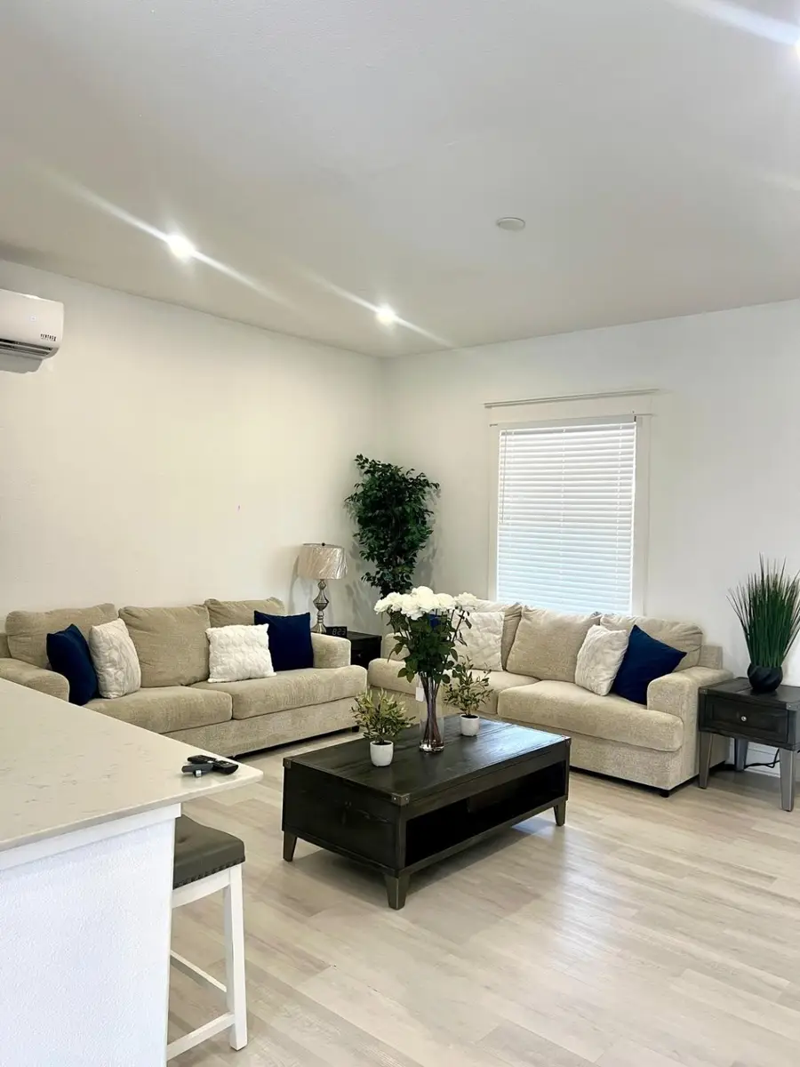 203 S Lockwood Drive, Houston, TX 77011 - Image #3