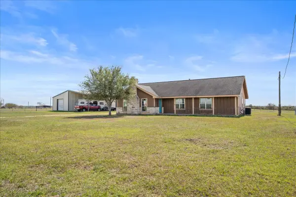 6234 Prihoda Road, New Ulm, TX 78950