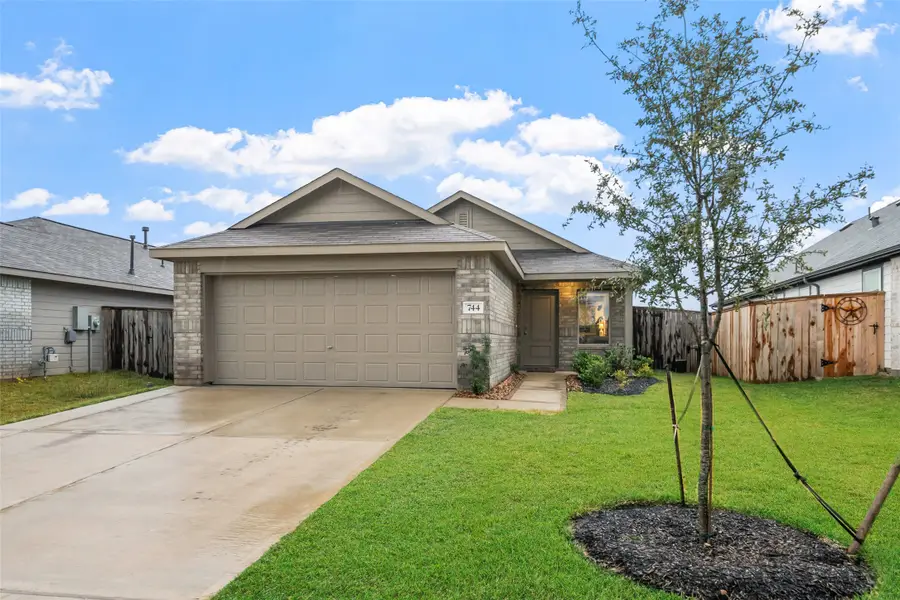 744 Autumn Cherry Trail, Magnolia, TX 77354 - Image #2
