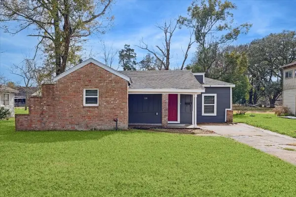 710 E Magnolia Street, Angleton, TX 77515