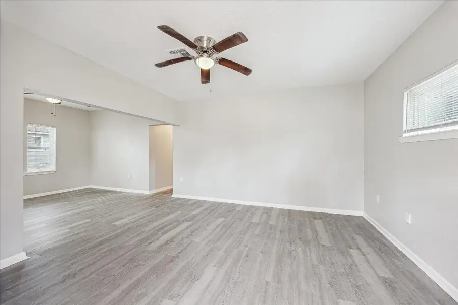 710 E Magnolia Street, Angleton, TX 77515 - #2