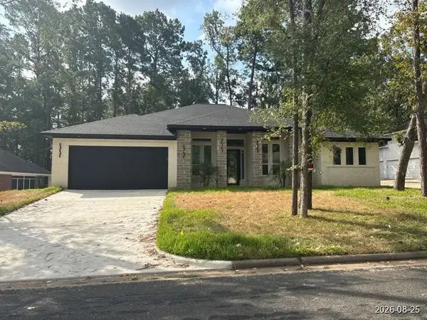 2405 W Green Briar Drive, Huntsville, TX 77340