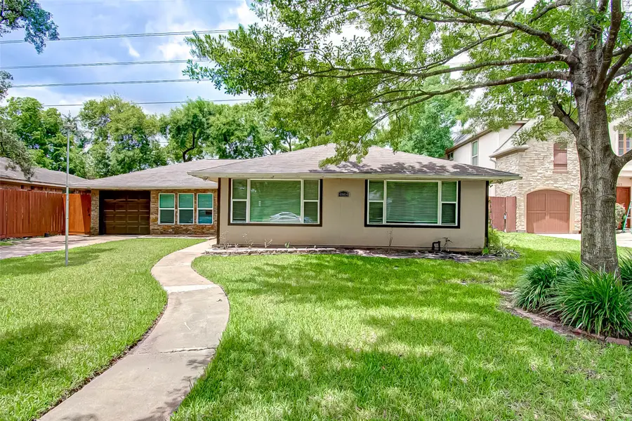 4804 Saxon Street, Bellaire, TX 77401 - #3