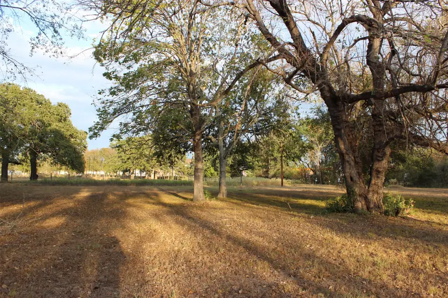 000 F Avenue, Somerville, TX 77879 - Image #2