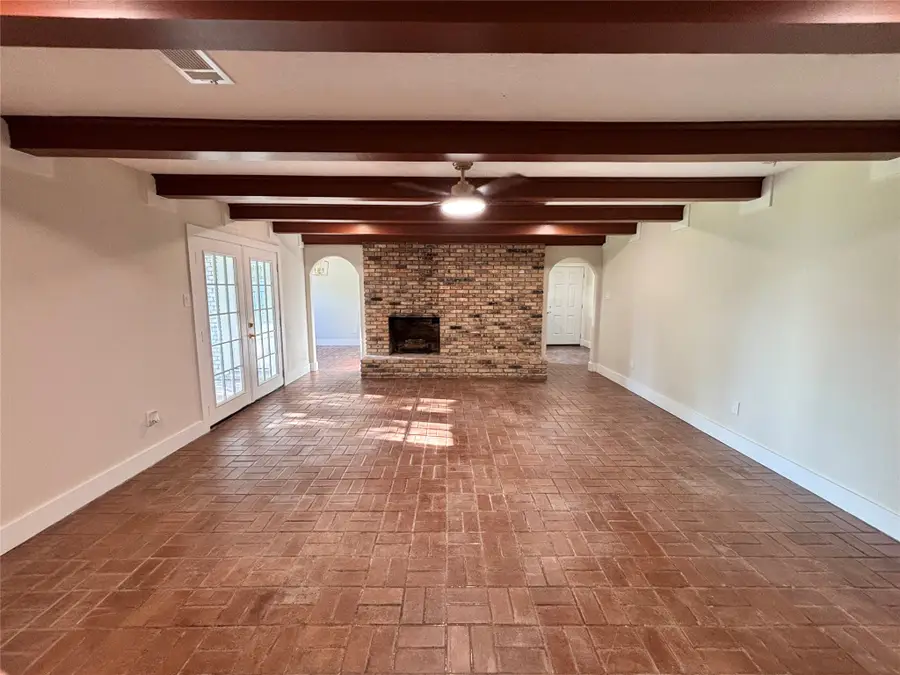 118 Clover Street, Lake Jackson, TX 77566 - #2