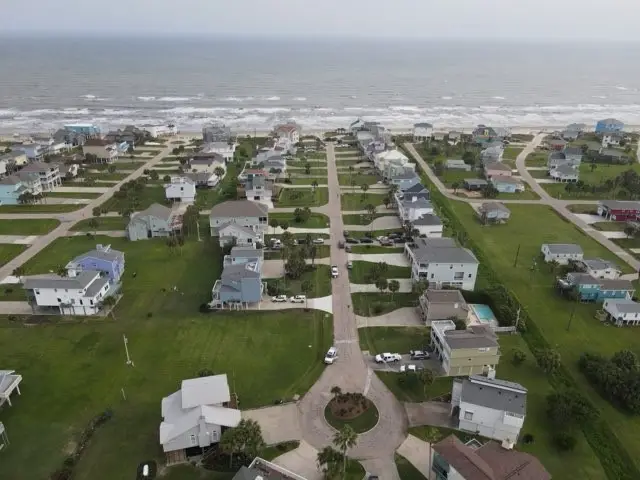 4124 Sand Piper Lane, Galveston, TX 77554 - Image #2