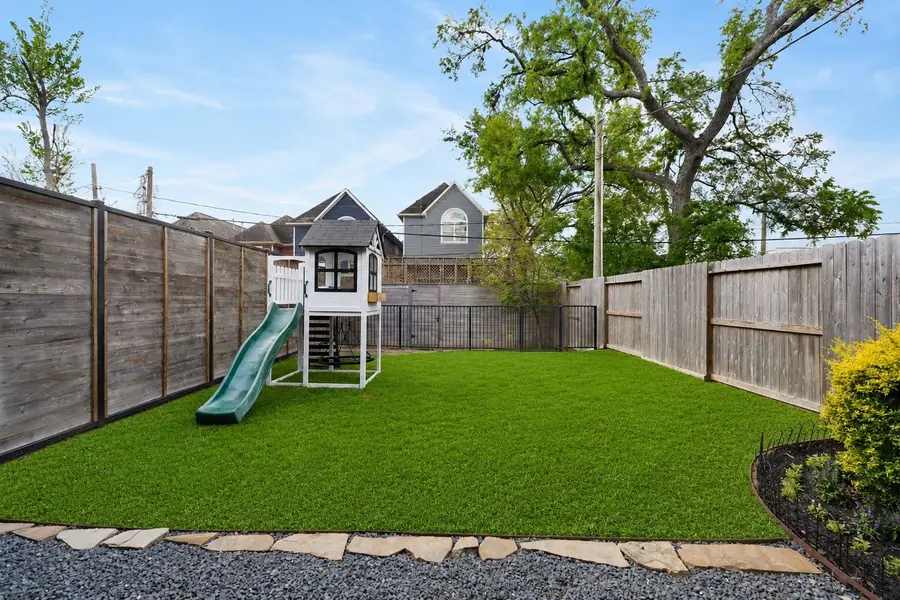 834 W 18th Street #B, Houston, TX 77008 - #2