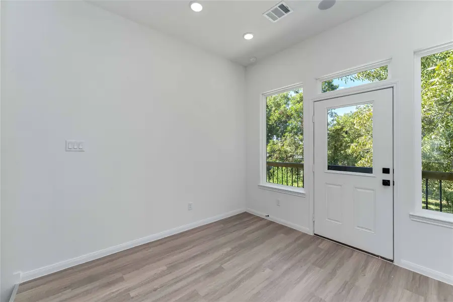 4713 Mallow Street #E/F, Houston, TX 77033 - Image #3