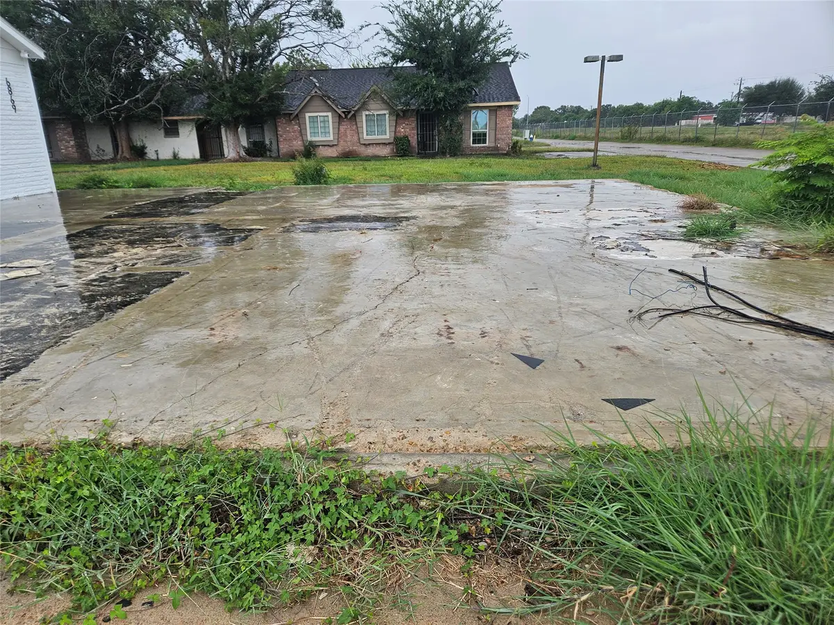 6867 Chasewood Drive, Stafford Missouri City, TX 77489 - #1