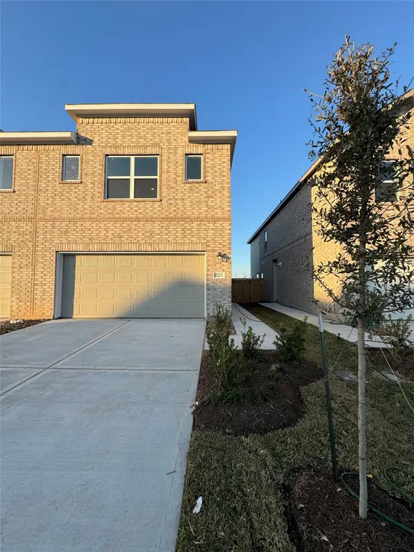 2151 Salinas Drive, Rosharon, TX 77583