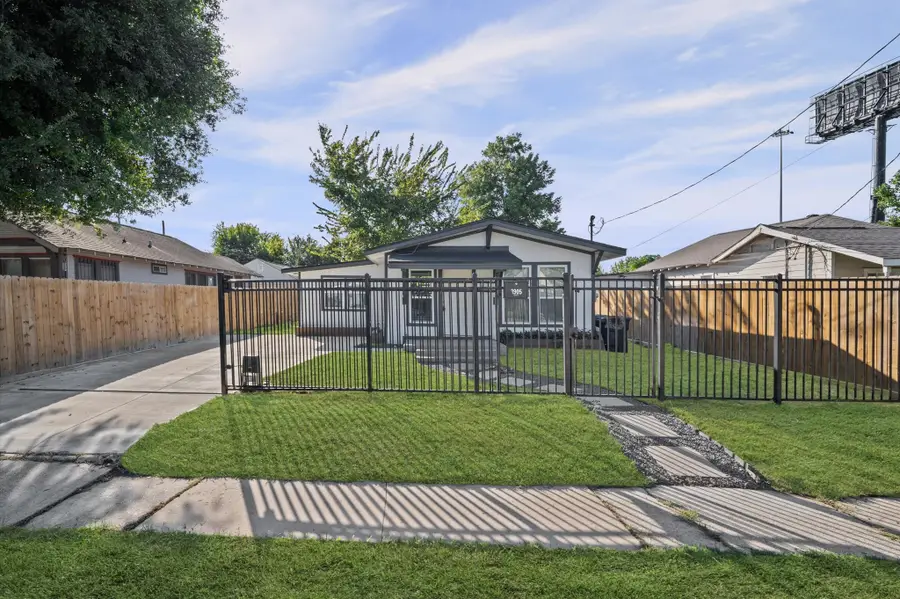 3905 Cotswold Street, Houston, TX 77009 - #3