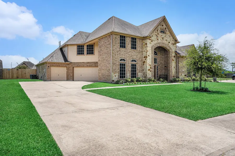 4002 Broadmoor Drive, Monterey Belvieu, TX 77523 - Image #2