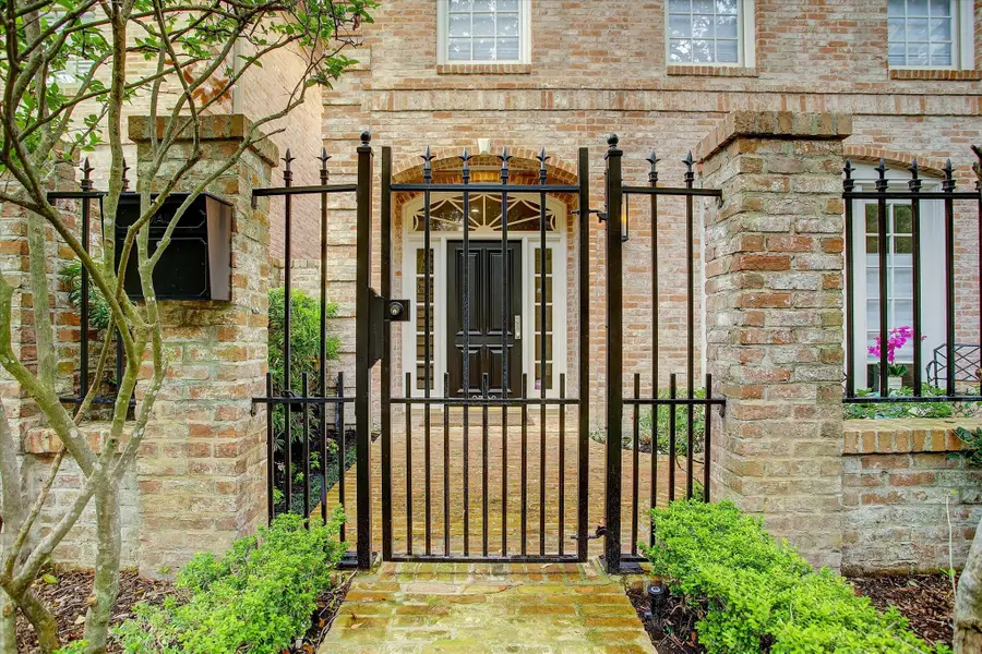 2308 Briarglen Drive, Houston, TX 77027 - Image #2