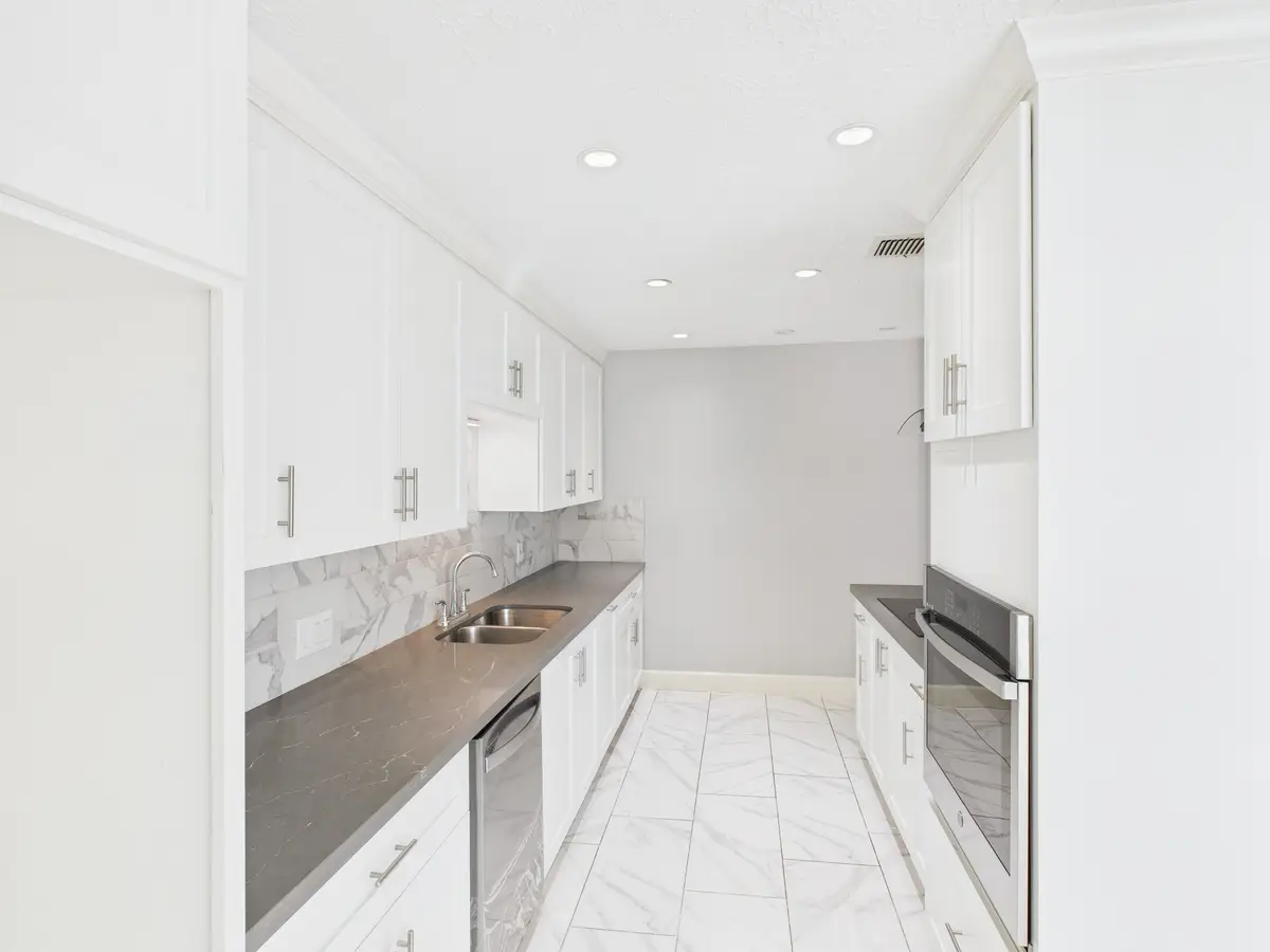 11619 Bowlan Ln, Houston, TX 77035 - Image #1