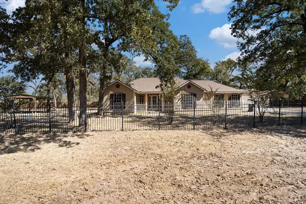 26109 Deerwood Drive, Hempstead, TX 77445