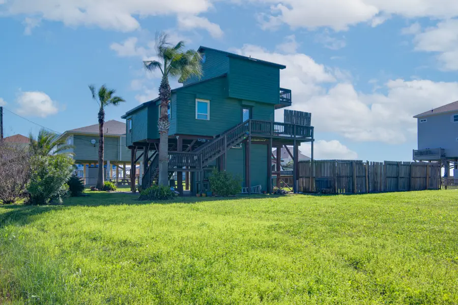 140 Ocean View Drive, Crystal Beach, TX 77650 - Image #3