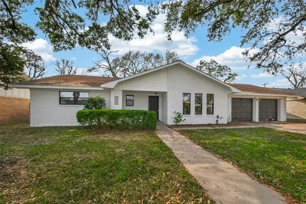 2304 Belvedere Drive, Baytown, TX 77520