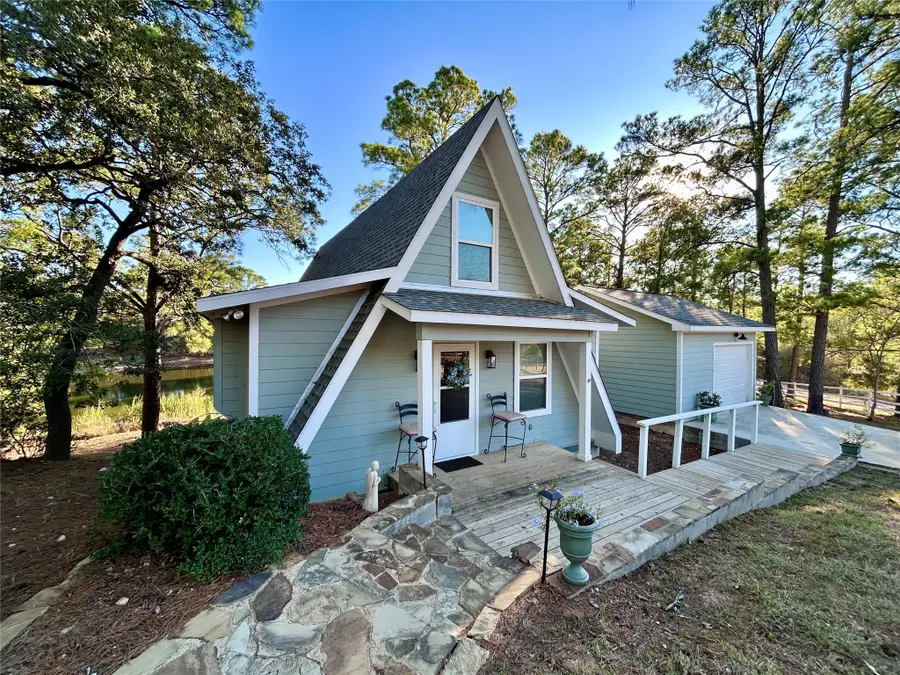 232 Clear Lake Drive, La Grange, TX 78945 - Image #3