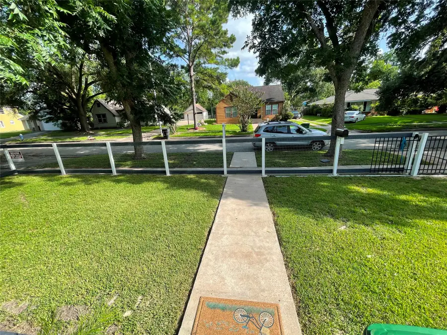 7709 Edna Street, Houston, TX 77087 - #2