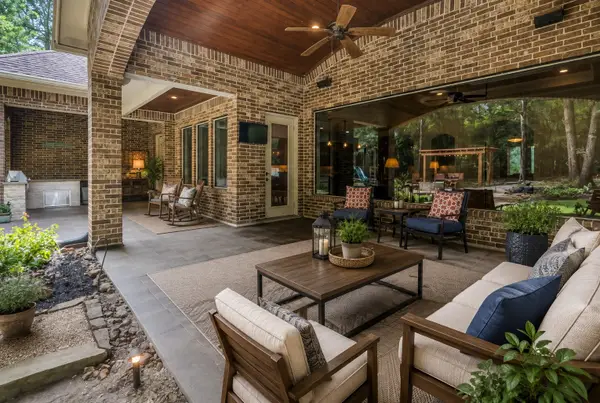 26123 E Crown Crossing Drive, Montgomery, TX 77316