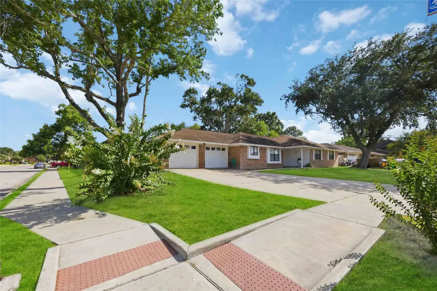 801 Friars Lane, Baytown, TX 77521 - #3